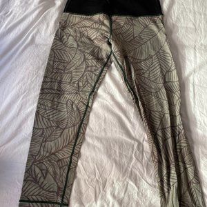 Vuori capri yoga pants